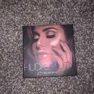 Huda Beauty Golden Sands